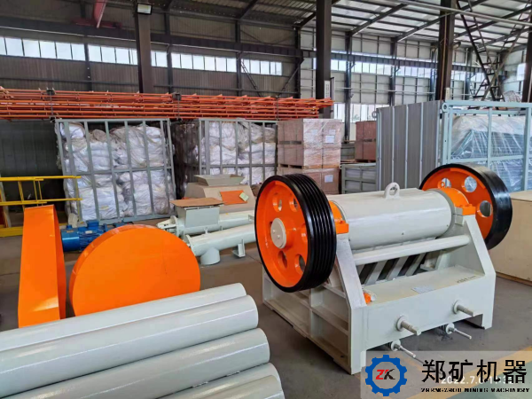 新疆鼎博環(huán)?？萍加邢薰倦姀S爐渣破碎項目！